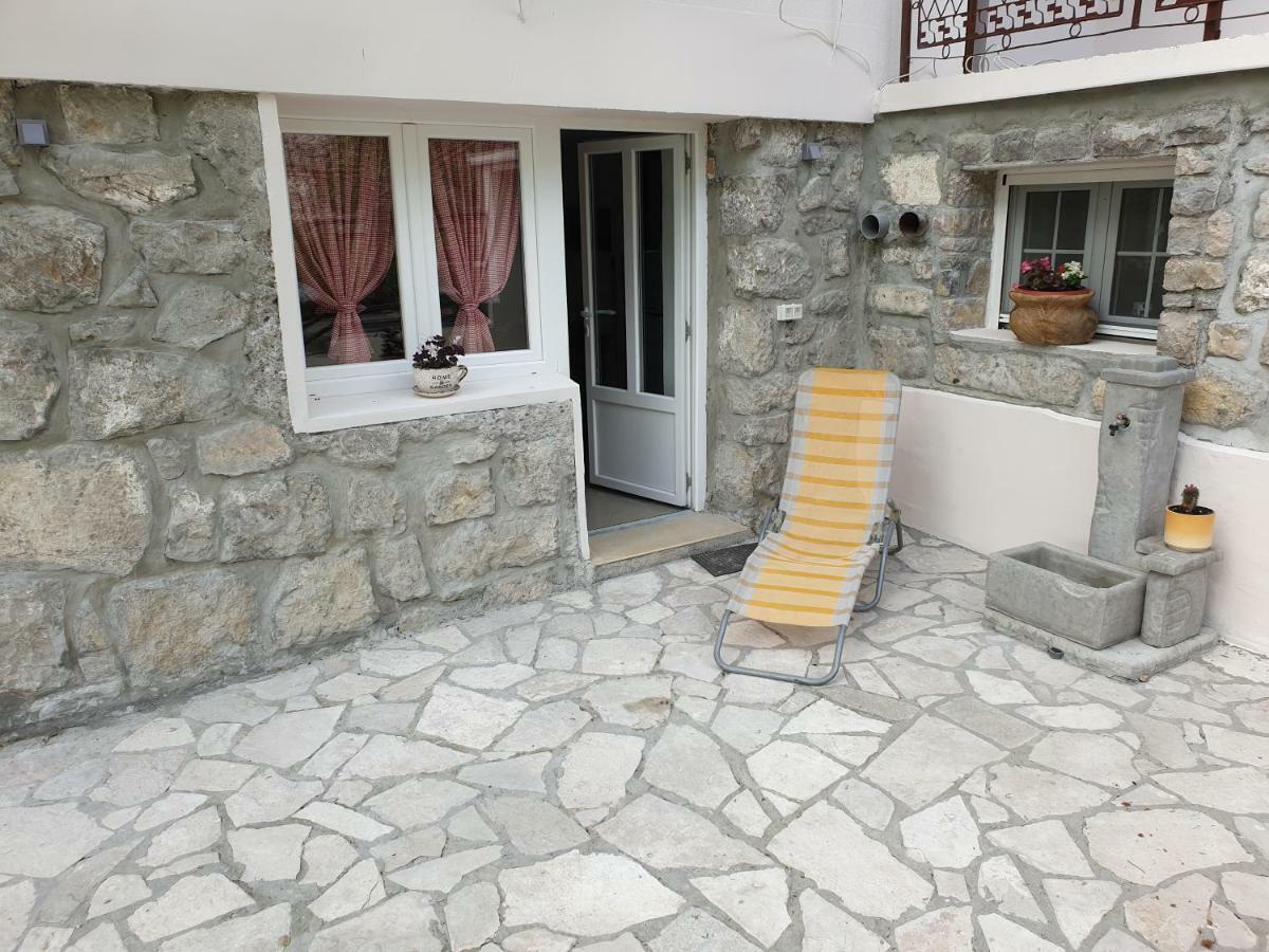 View Apartment *